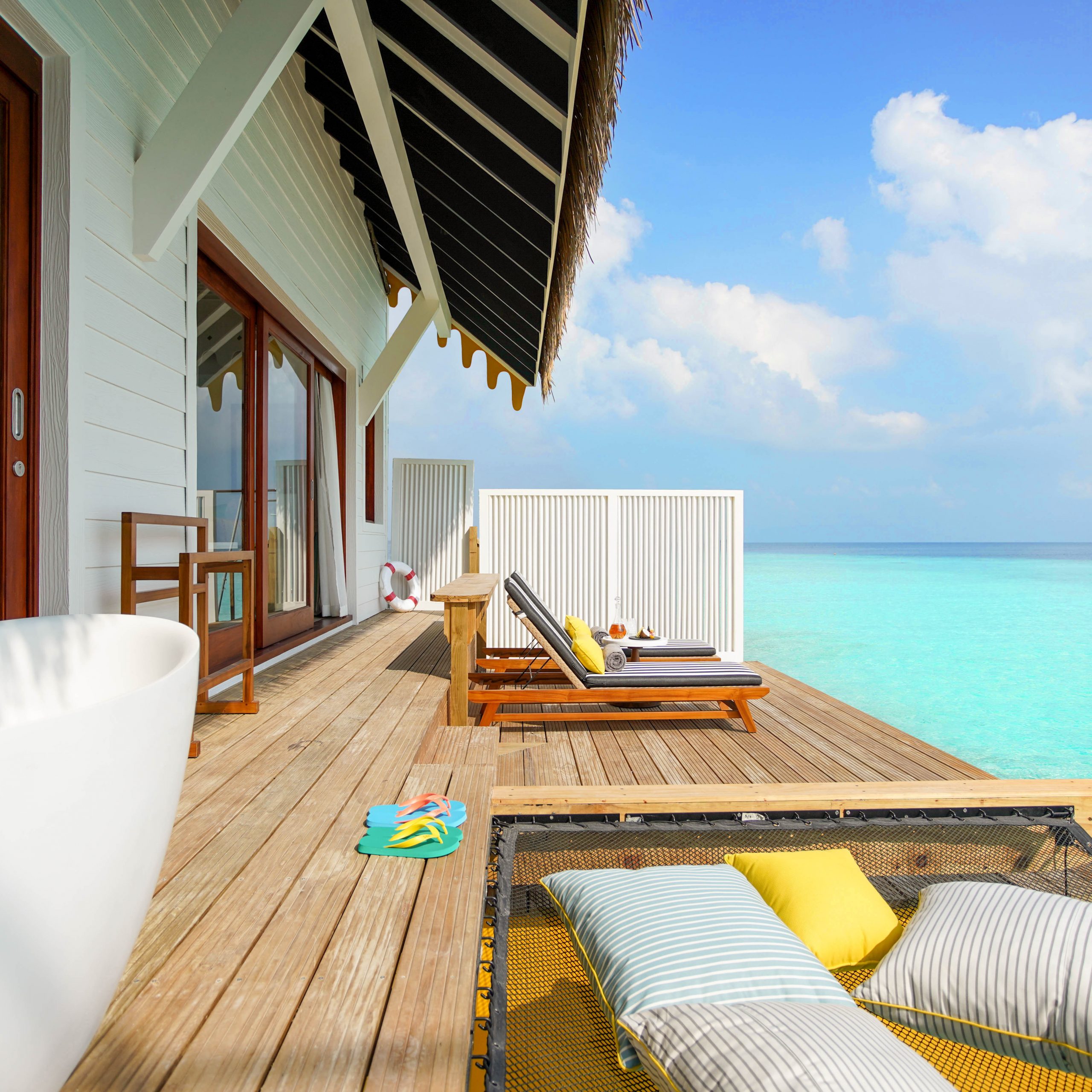 SAii Lagoon Maldives – Overwater Villa_outdoor deck_1